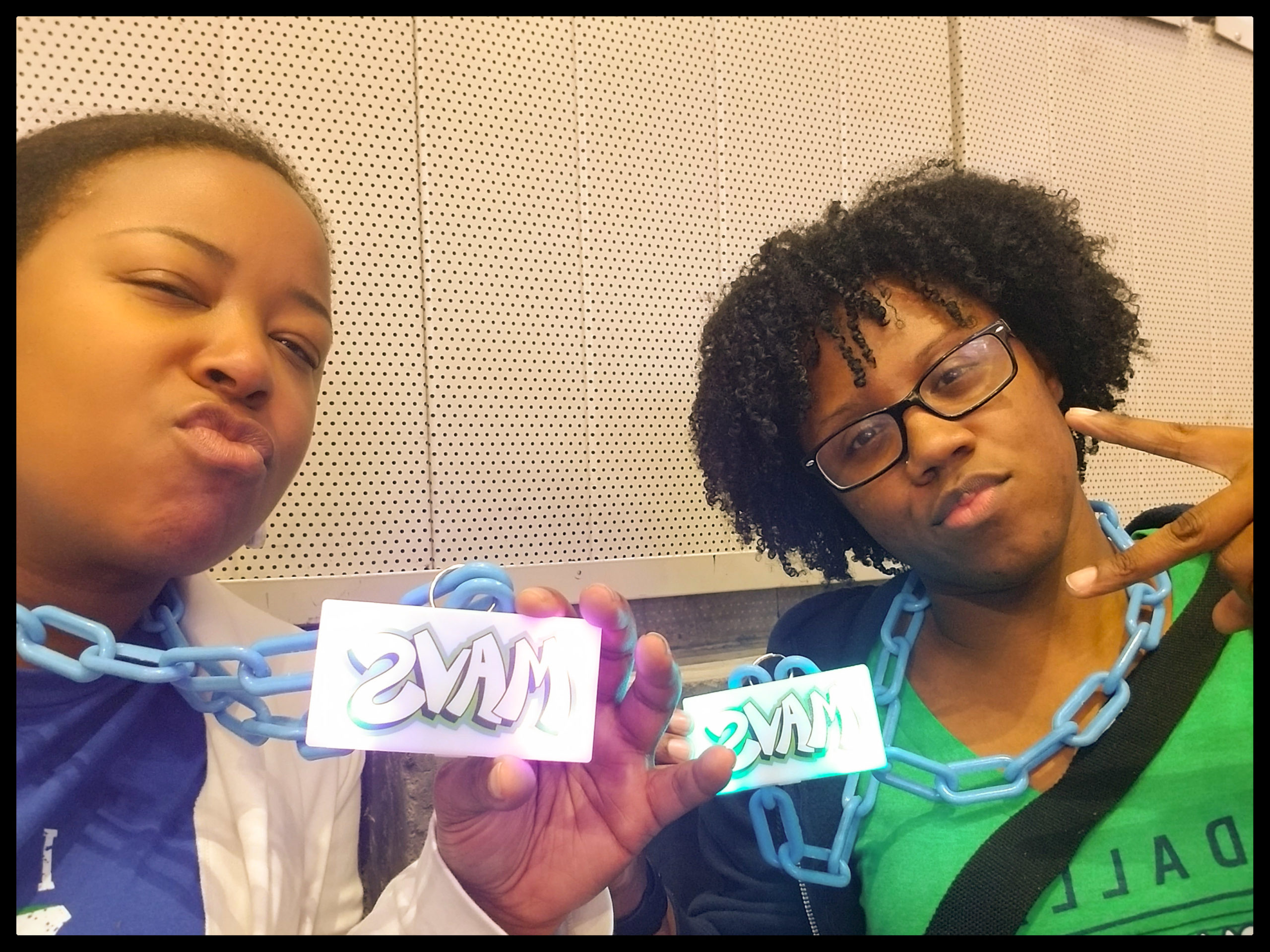 @missdrlong and @ladybanksliving at the Mavericks Game